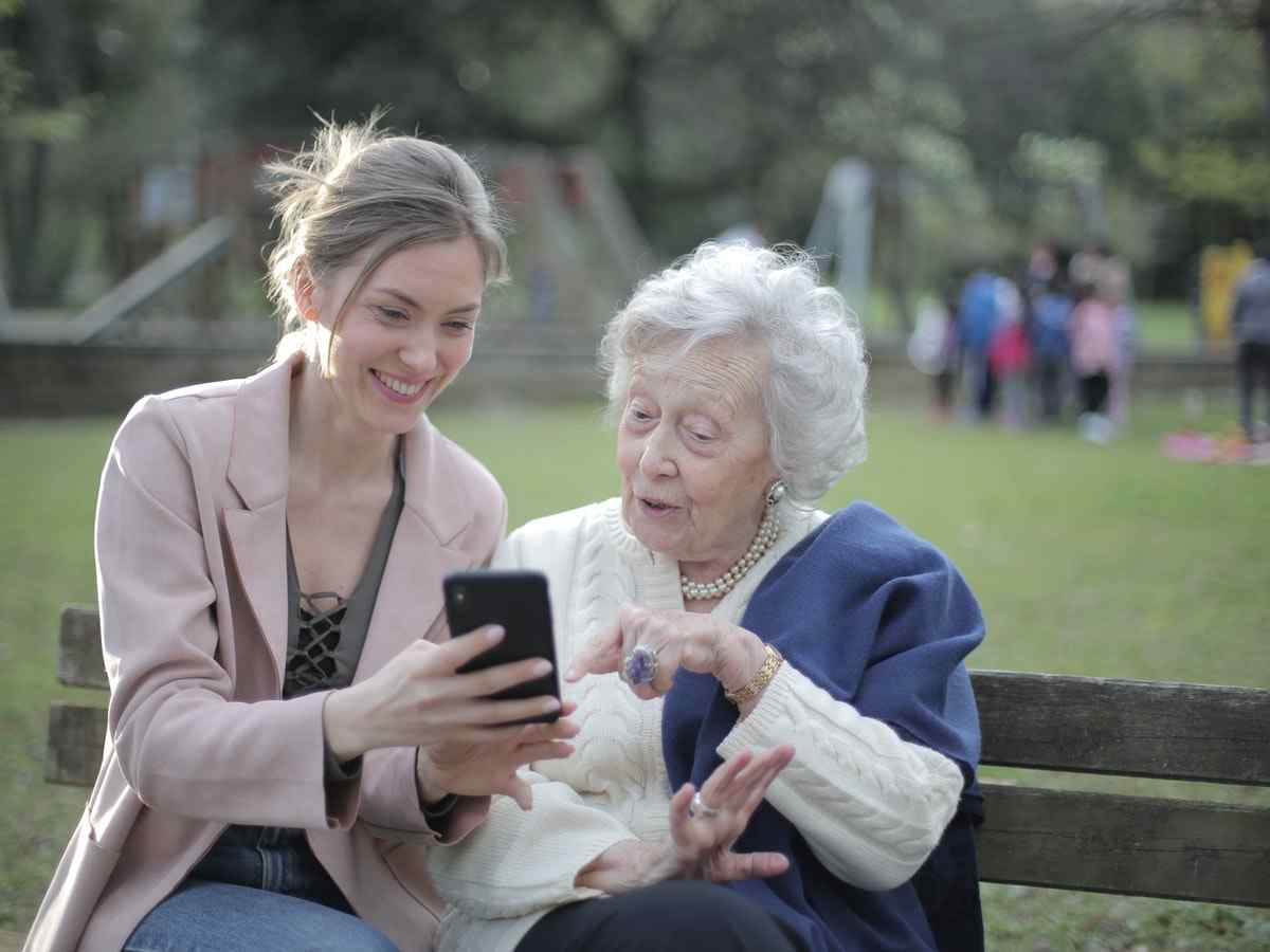 Pocket-Friendly Cellphones For Seniors