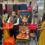 Pune Residents Weave Garments for Lord Rama and a Saree for Mata Sita Sent to Ayodhya in a Symbolic Gesture of Faith Pune Residents Weave Garments for Lord Rama and a Saree for Mata Sita Sent to Ayodhya in a Symbolic Gesture of Faith